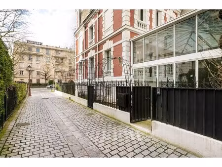 paris 16th district – a superb 6-bed private mansion with id 2885674523