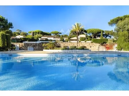 rare in ramatuelle – set of 2 modular mazets  in the heart of the village and close to the