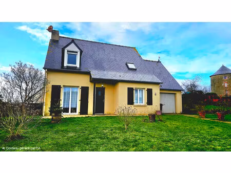 près du bourg  écoles  collège  de l'estuaire de l'arguenon et des plages  une maison chal