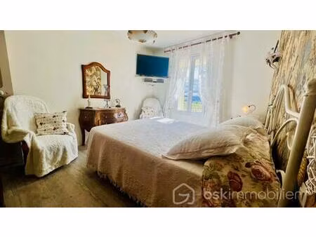 grande maison avec vue et un grand hangar et un terrain piscinable de 1245 m²