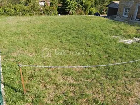 terrain de 183 m² à saint-bueil