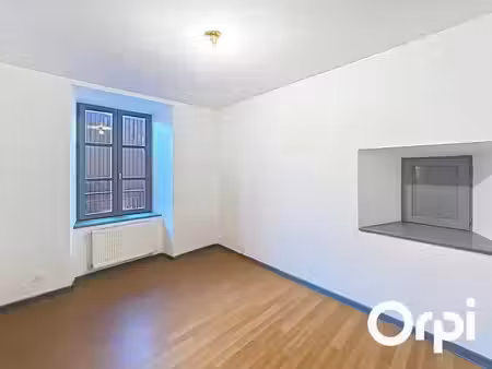 location appartement 4 pièces 73.18 m² à molompize (15500)  490 €