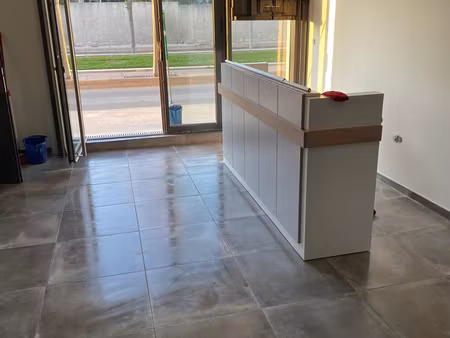 local commercial à castelnau-le-lez (34)  de 150m2 à louer 1