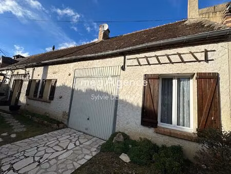 maison sur 480m2 de terrain clos
