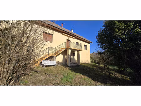 maison de plain-pied sur sous-sol enterré a rénover