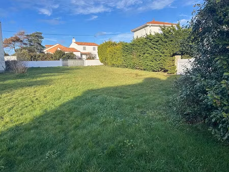 vente terrain 583 m² à les moutiers-en-retz (44760)  220 500 €