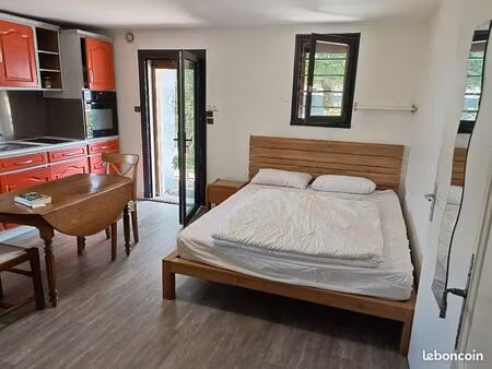 particulier loue jolie studio 26m² 1er avril - 30 juin