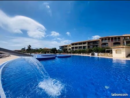 appartement t2 avec piscine + 1 place de parking 950