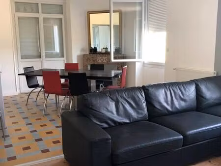 location à l année