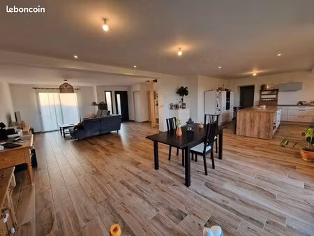 maison 3 pièces 77 m²