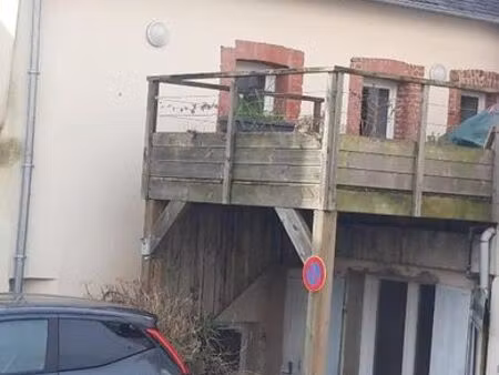 maison à louer au 1er avril avec terrasse et jardinet guingamp centre