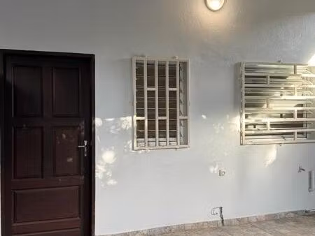 t2 de 43 m² avec grande terrasse – quartier calme à kourou (proche branly)