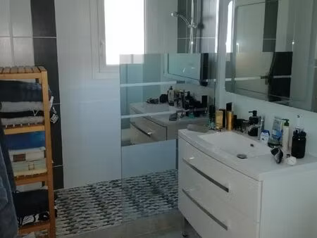 jaunay marigny maison 2 chambres avec garage et jardin clos