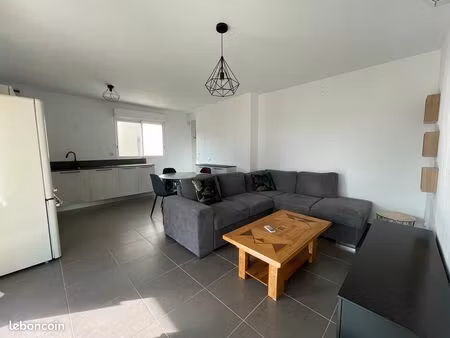 appartement 2 pièces meublé avec terrasse et parking à borgo