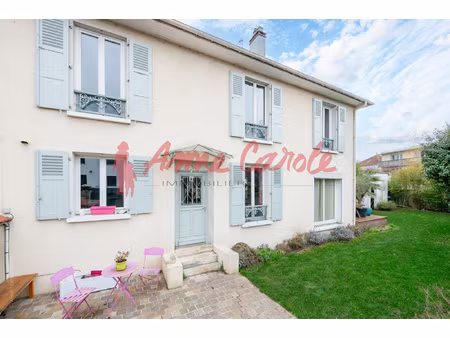 maison familial 4 chambres + 1 bureau quartier recherché