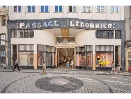 local commercial à louer dans le passage lemonnier