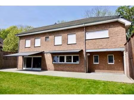 magnifique maison avec 6 chambres et un grand jardin