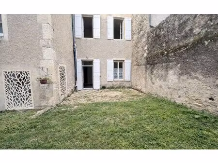 location appartement  m² t-3 à viviers  610 €