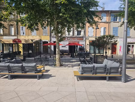 fonds de commerce + murs + licence iv à vendre à vidauban