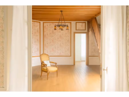 à ne pas manquer chalet historique à rénover au coeur du tr