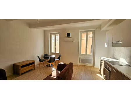 spacieux t2 meublé avec clim à gonfaron