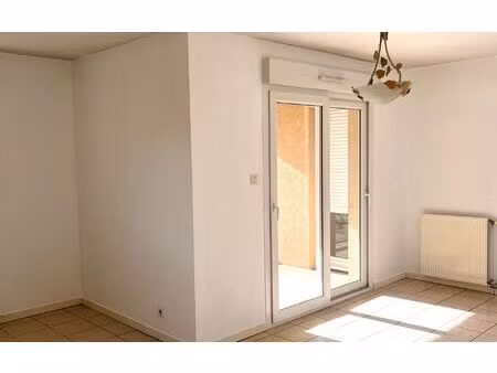 location appartement  54.75 m² t-2 à la roche-sur-foron  830 €
