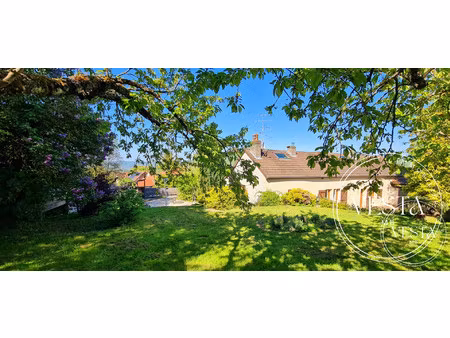 maison spacieuse   3 chambres  avec piscine