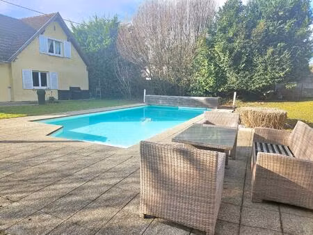 maison familiale avec piscine dans un cadre privilégié
