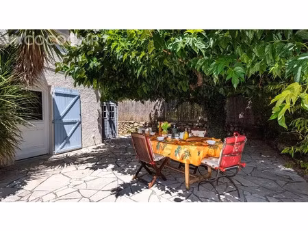 location meublée appartement 3 pièces 67 m² à chateaudouble (83300)  1 000 €