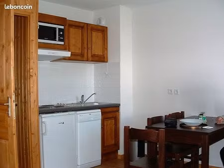 nvestissement lmnp 4 17 % – t2 meublé  bail commercial goélia