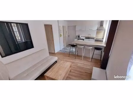 t2 rénové meublé – proche tout commerces-centre-ville de sens