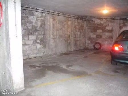 loue emplacement de parking