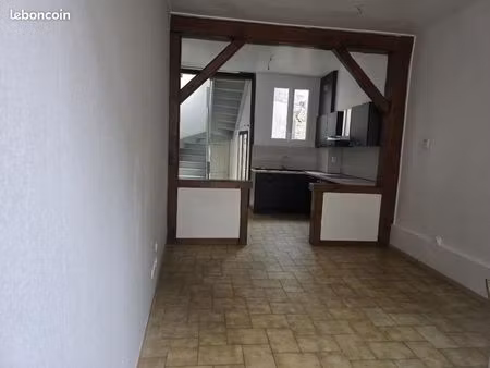 jolie maison de ville de 74 m² (4 pièces) à eu
