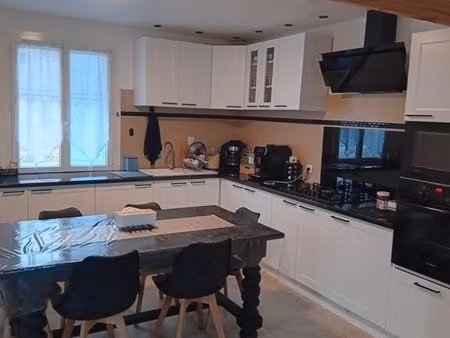 maison centre ville de gaillac en̈ face intermarché bati sur 1500m2avec garage intérieur n