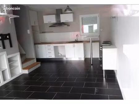 petite maison avec terrasse