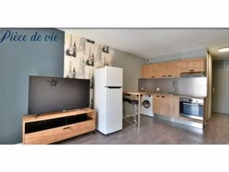 studio renové + balcon et parking