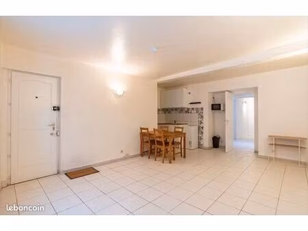 à louer – t2 meublé haut de laon proche cathédrale