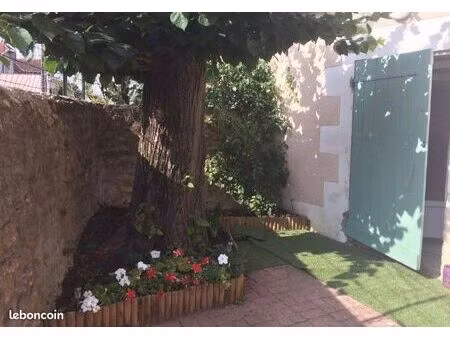 t3 rénové avec courette proche av de la libération