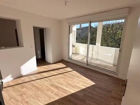 t2 lumineux avec terrasse