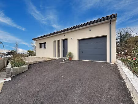 jolie maison de plain-pied récente avec 3 chambres et garage sur meximieux !