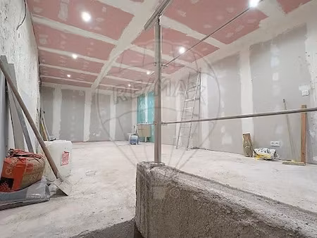 location locaux professionnels 129 m² à marseille 2ème (13002)  1 085 €