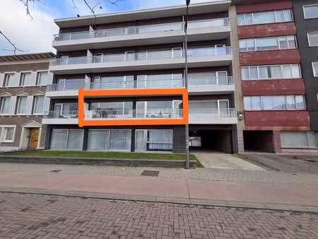 appartement confortable d'une chambre avec garage au centre