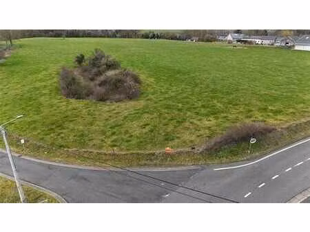 terrain a batir de +- 10 ares  biesme