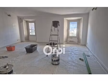 location appartement  42 m² t-2 à roquevaire  652 €