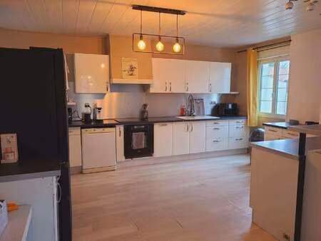 vente maison à sainte-gemme-la-plaine (85400) : à vendre / 166m² sainte-gemme-la-plaine