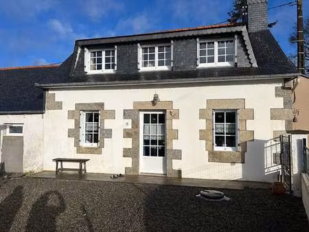 vente maison à belle-isle-en-terre (22810) : à vendre / 114m² belle-isle-en-terre