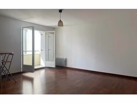 location appartement  m² t-1 à crosne  732 €