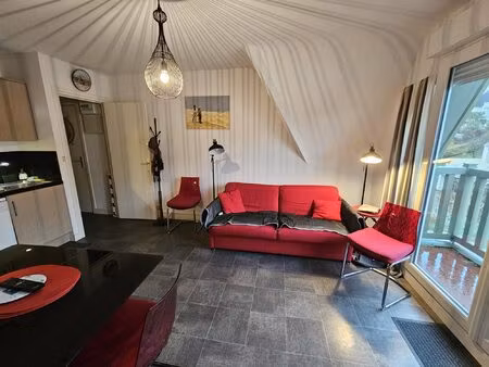 a quelques pas de la rue des bains- trouville sur mer