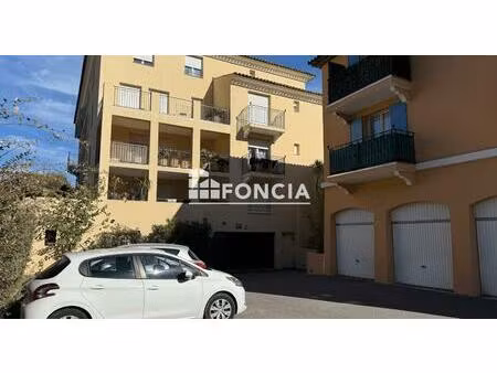 stationnement privatif double - parking securise - proche centre ville - cogolin