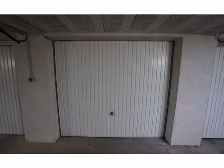 location stationnement  m² t- à dijon  94 €